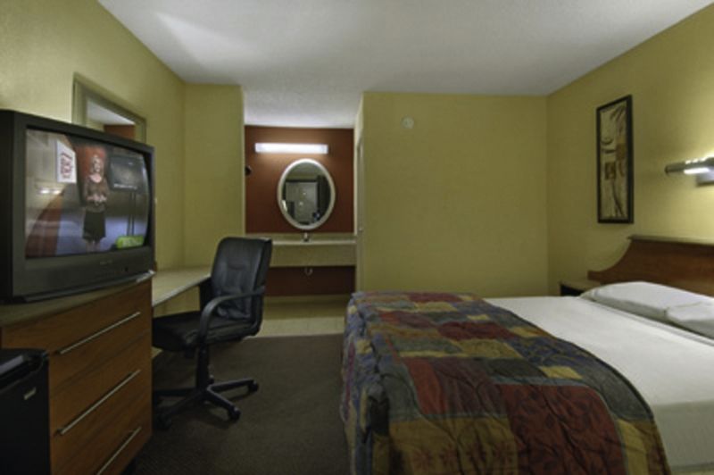 Red Roof Inn Virginia Beach-Norfolk Airport Buitenkant foto