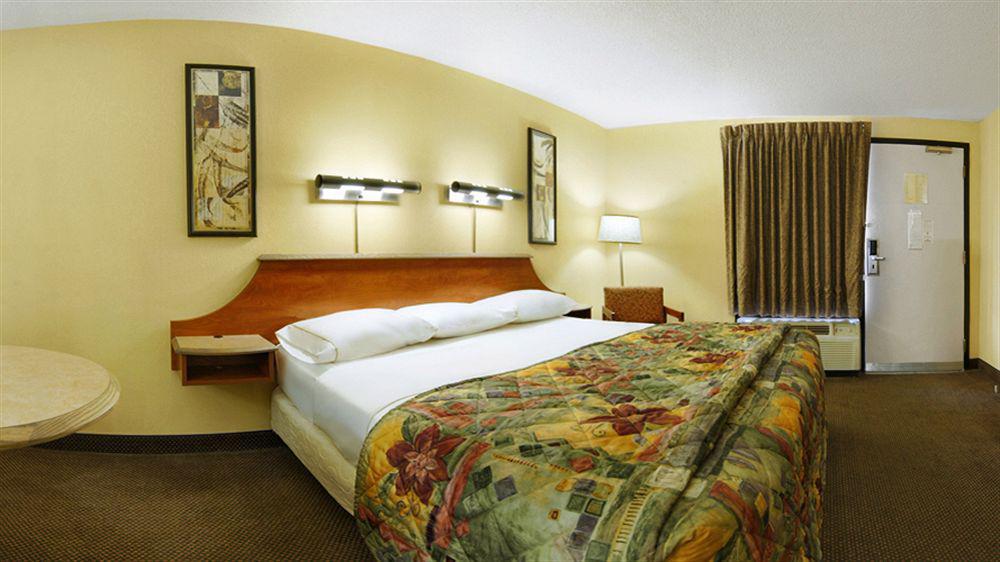 Red Roof Inn Virginia Beach-Norfolk Airport Buitenkant foto